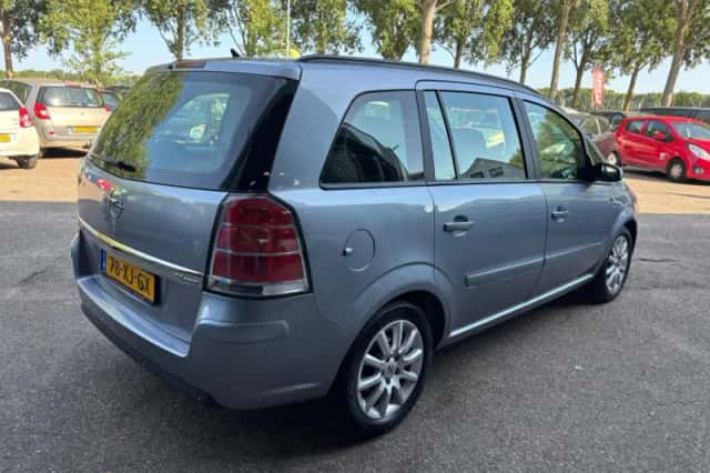Opel Zafira (2007) thumbnail 5