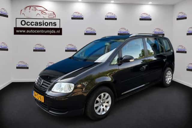 Volkswagen Touran (2006) thumbnail 1