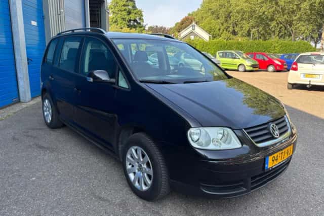 Volkswagen Touran (2006) thumbnail 4