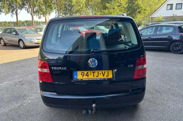 Volkswagen Touran (2006) thumbnail 6