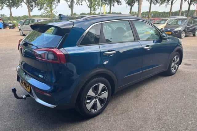 Kia Niro (2017) thumbnail 5