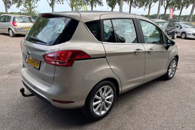 Ford B-Max (2015) thumbnail 5
