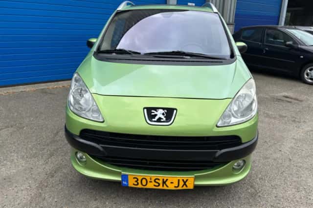 Peugeot 1007 (2006) thumbnail 3