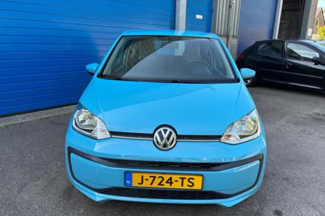 Volkswagen Up! (2017) thumbnail 3