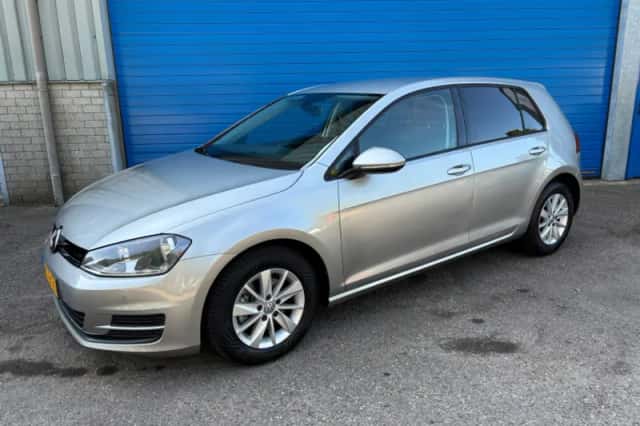 Volkswagen Golf (2013) thumbnail 2