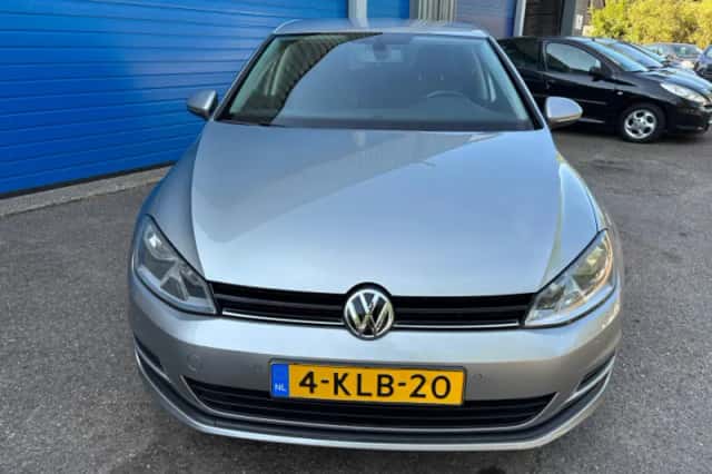 Volkswagen Golf (2013) thumbnail 3