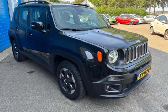Jeep Renegade (2017) thumbnail 4