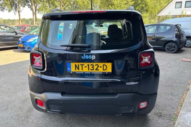 Jeep Renegade (2017) thumbnail 6