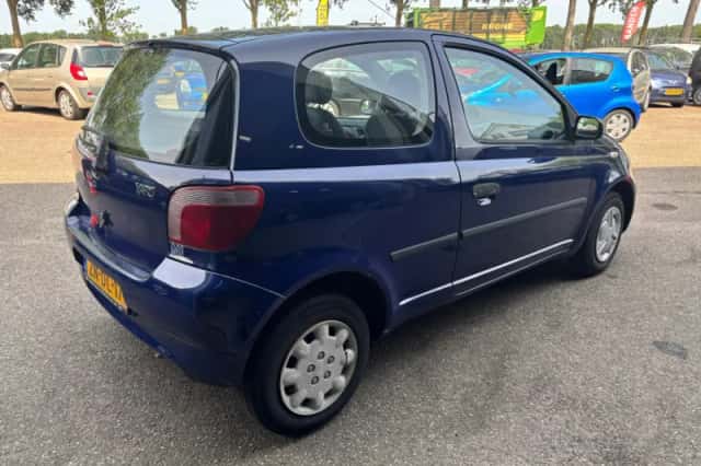 Toyota Yaris (1999) thumbnail 5