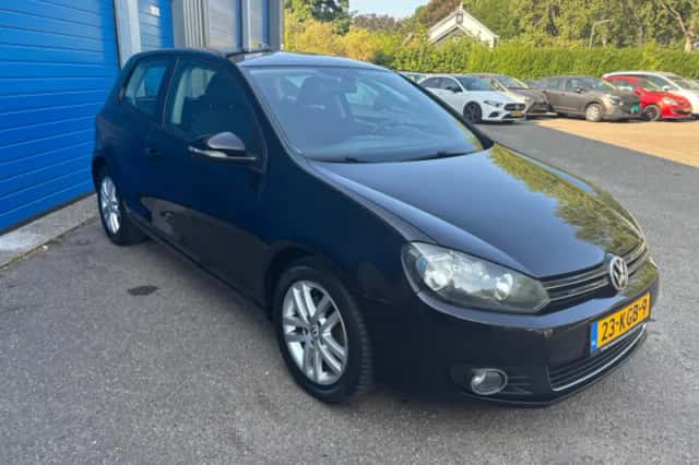 Volkswagen Golf (2009) thumbnail 4