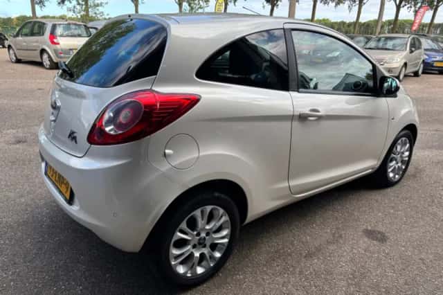 Ford Ka (2010) thumbnail 5