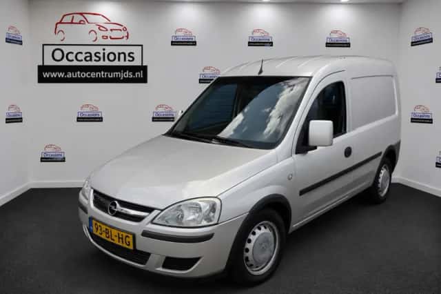 Opel Combo (2004) thumbnail 1