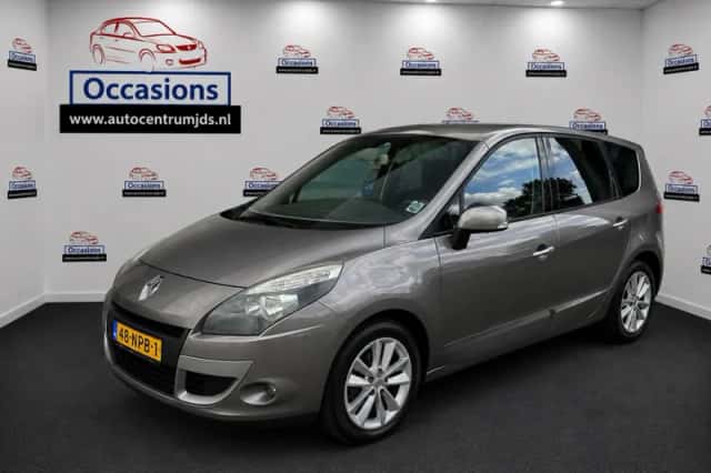 Renault Scénic (2010) thumbnail 1