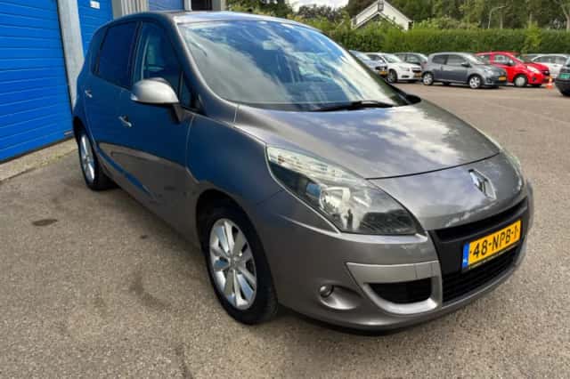 Renault Scénic (2010) thumbnail 4