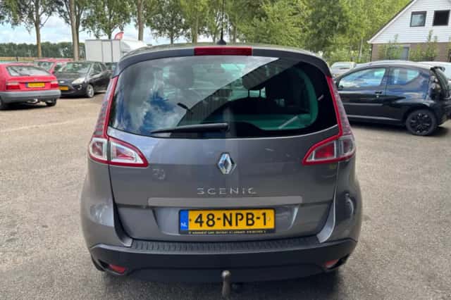 Renault Scénic (2010) thumbnail 6