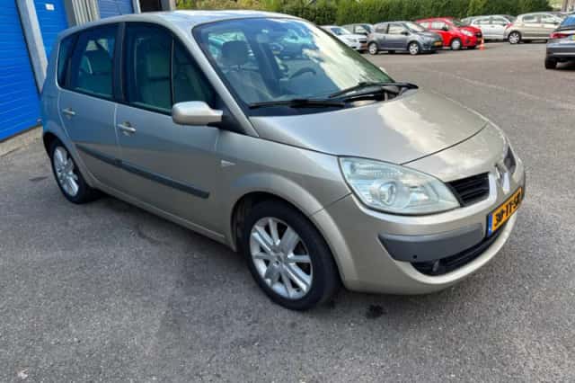 Renault Scénic (2007) thumbnail 4