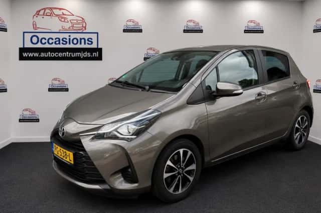 Toyota Yaris (2017) thumbnail 1