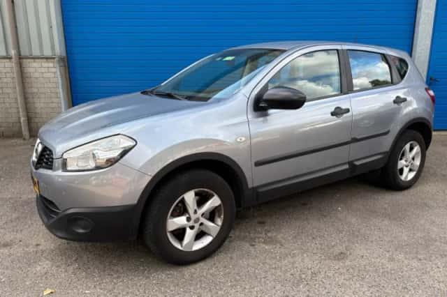 Nissan Qashqai (2010) thumbnail 2