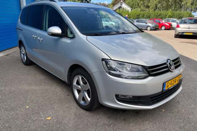 Volkswagen Sharan (2011) thumbnail 4