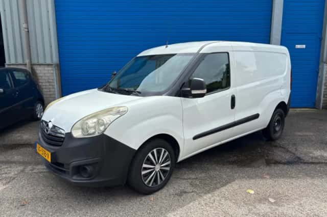 Opel Combo (2013) thumbnail 2