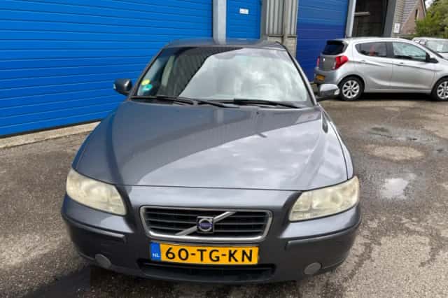 Volvo S60 (2006) thumbnail 3
