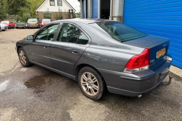 Volvo S60 (2006) thumbnail 5