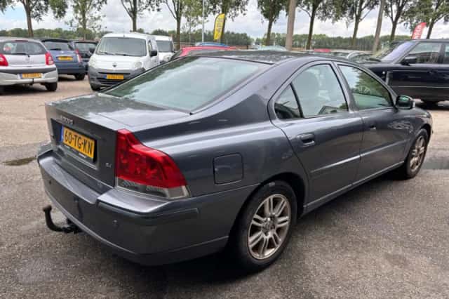 Volvo S60 (2006) thumbnail 6