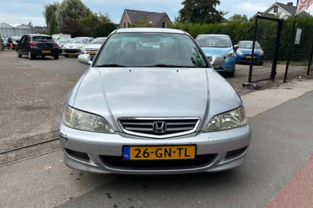 Honda Accord (2001) thumbnail 2