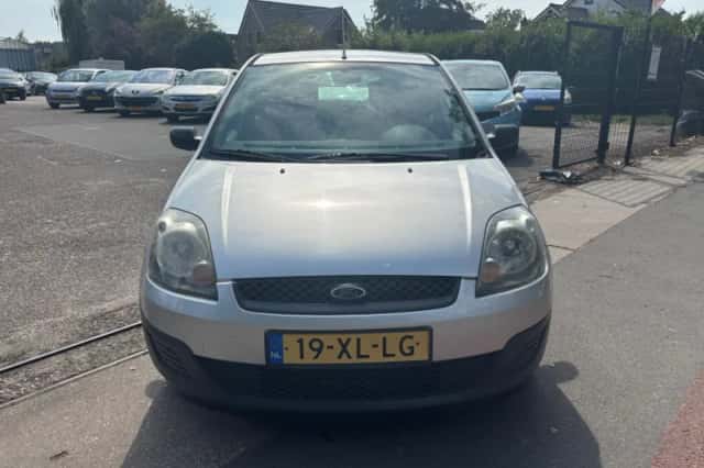 Ford Fiesta (2007) thumbnail 2