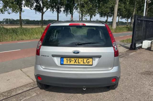 Ford Fiesta (2007) thumbnail 5