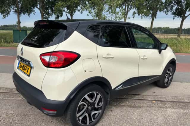 Renault Captur (2017) thumbnail 3
