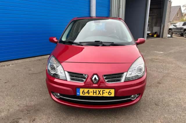 Renault Grand Scénic (2009) thumbnail 2
