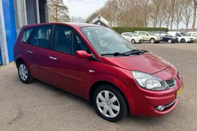 Renault Grand Scénic (2009) thumbnail 3