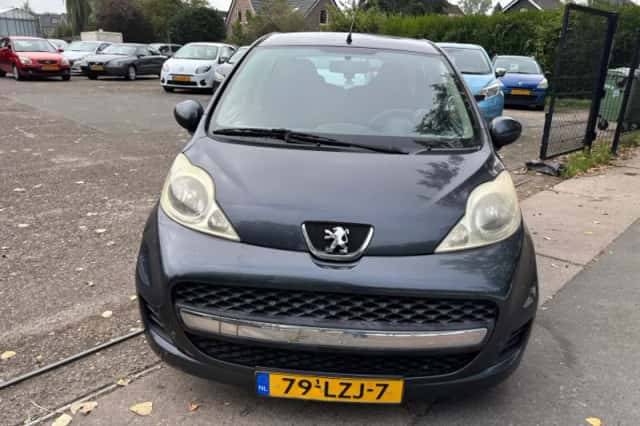 Peugeot 107 (2010) thumbnail 2