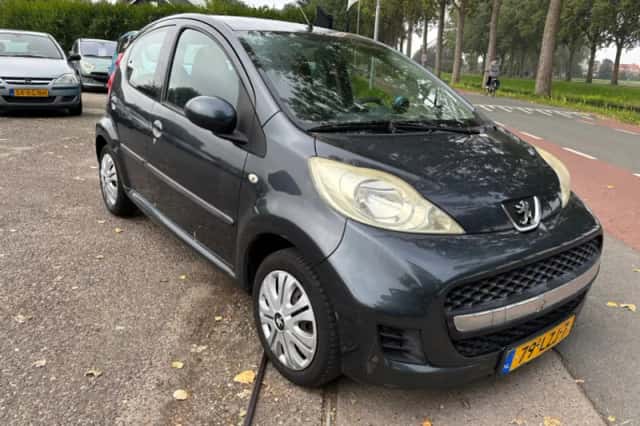 Peugeot 107 (2010) thumbnail 3
