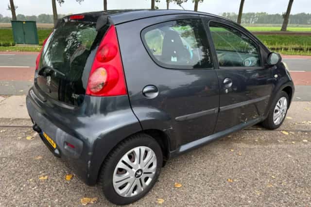 Peugeot 107 (2010) thumbnail 4