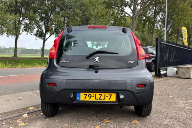 Peugeot 107 (2010) thumbnail 5