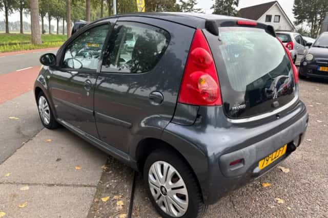 Peugeot 107 (2010) thumbnail 6