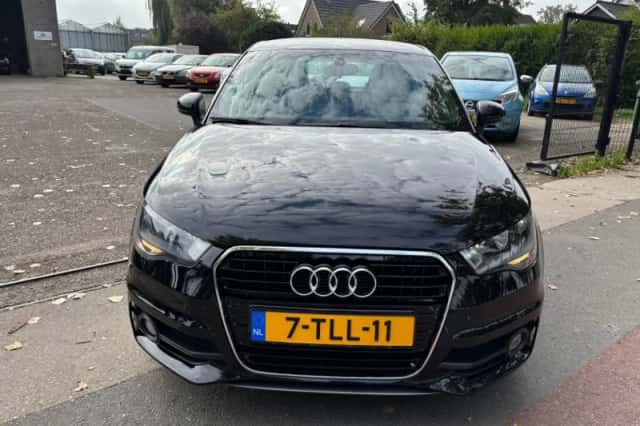 Audi A1 (2014) thumbnail 2
