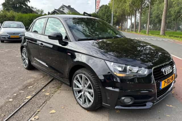 Audi A1 (2014) thumbnail 3