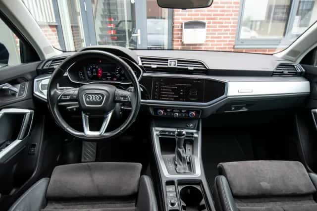 Audi Q3 (2019) thumbnail 3