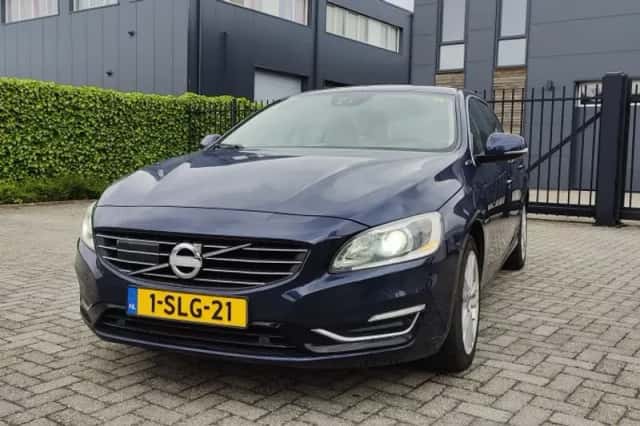 Volvo V60 (2013) thumbnail 1