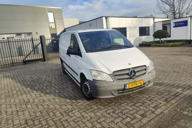 Mercedes-Benz Vito (2011) thumbnail 2