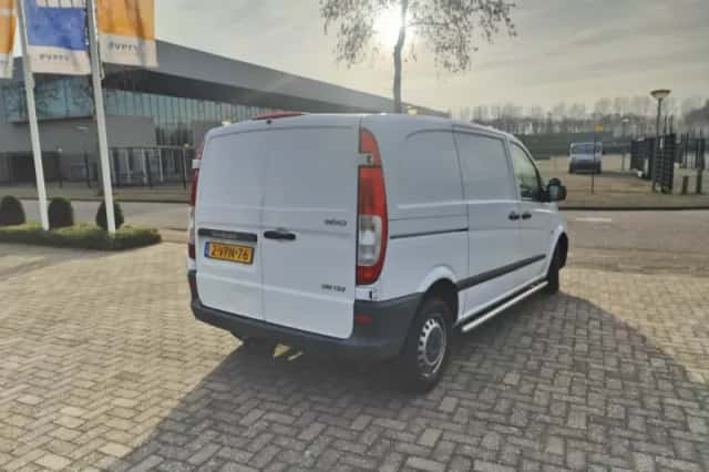 Mercedes-Benz Vito (2011) thumbnail 4