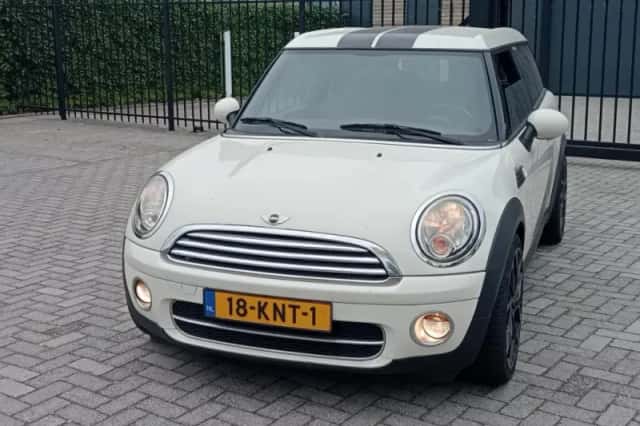 MINI Clubman (2010) thumbnail 1