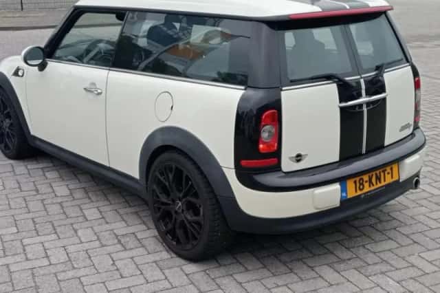 MINI Clubman (2010) thumbnail 5