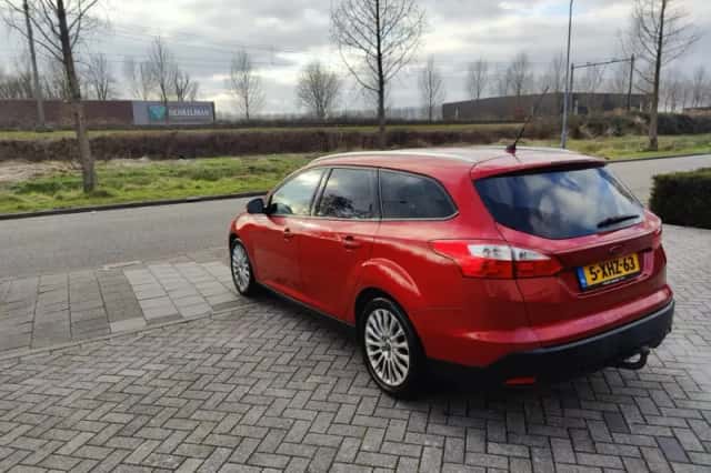 Ford Focus (2011) thumbnail 4