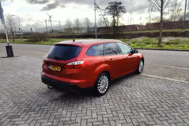Ford Focus (2011) thumbnail 5