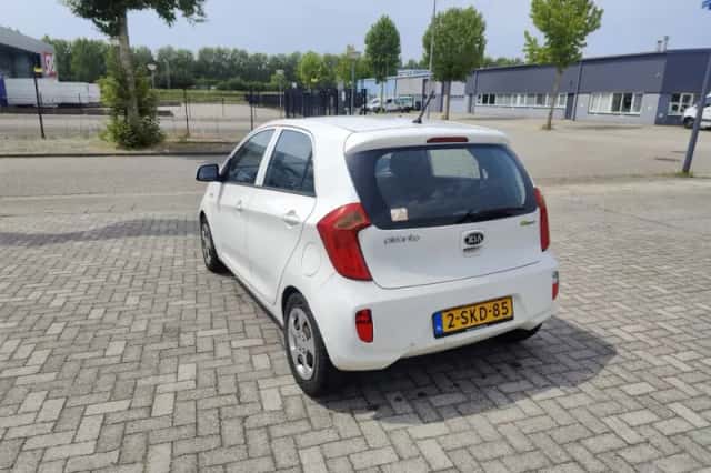 Kia Picanto (2013) thumbnail 4