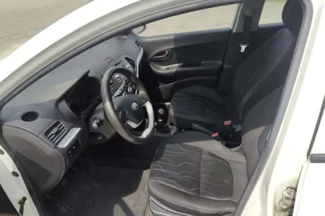 Kia Picanto (2013) thumbnail 6